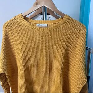 Hollister | Yellow Easy Crewneck Sweater Small